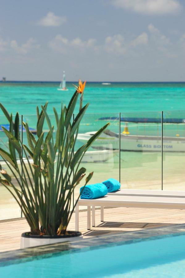 Obiches Luxury Beachfront Apartment Trou-Aux-Biches Kültér fotó