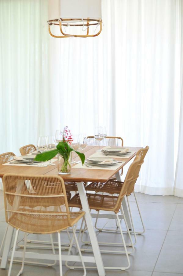 Obiches Luxury Beachfront Apartment Trou-Aux-Biches Kültér fotó