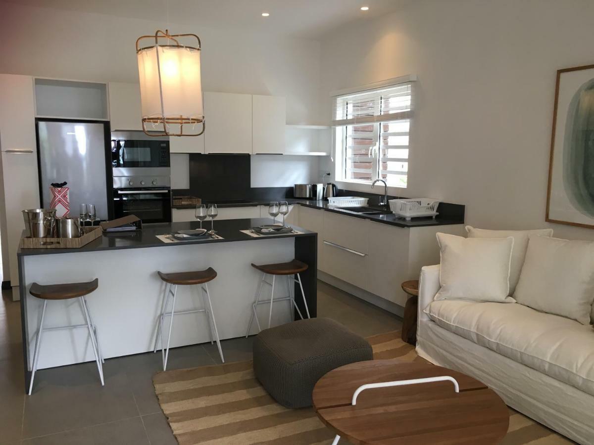 Obiches Luxury Beachfront Apartment Trou-Aux-Biches Kültér fotó