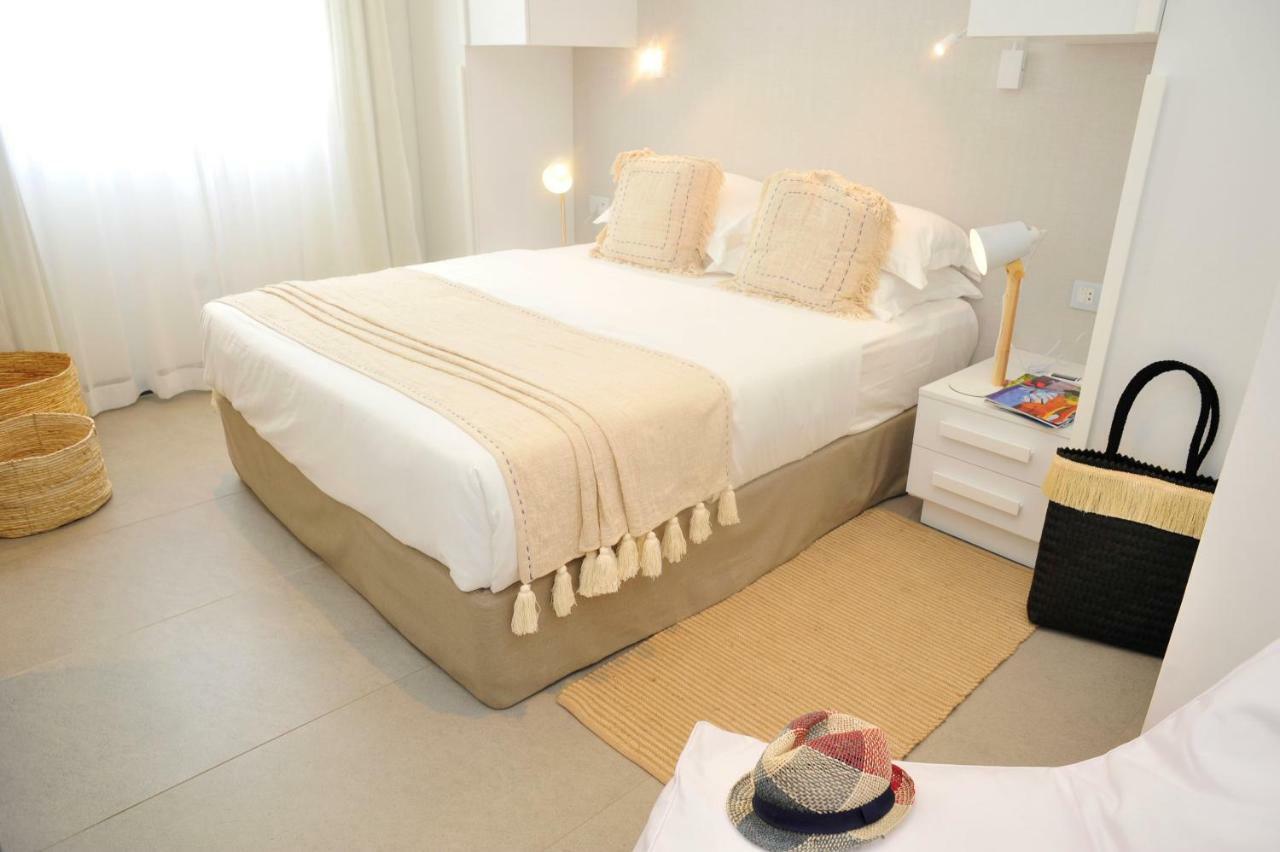 Obiches Luxury Beachfront Apartment Trou-Aux-Biches Kültér fotó