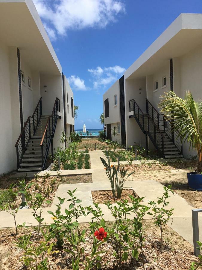 Obiches Luxury Beachfront Apartment Trou-Aux-Biches Kültér fotó