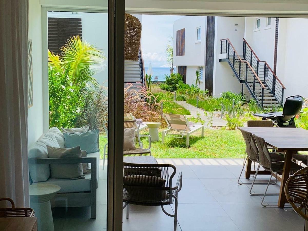 Obiches Luxury Beachfront Apartment Trou-Aux-Biches Kültér fotó